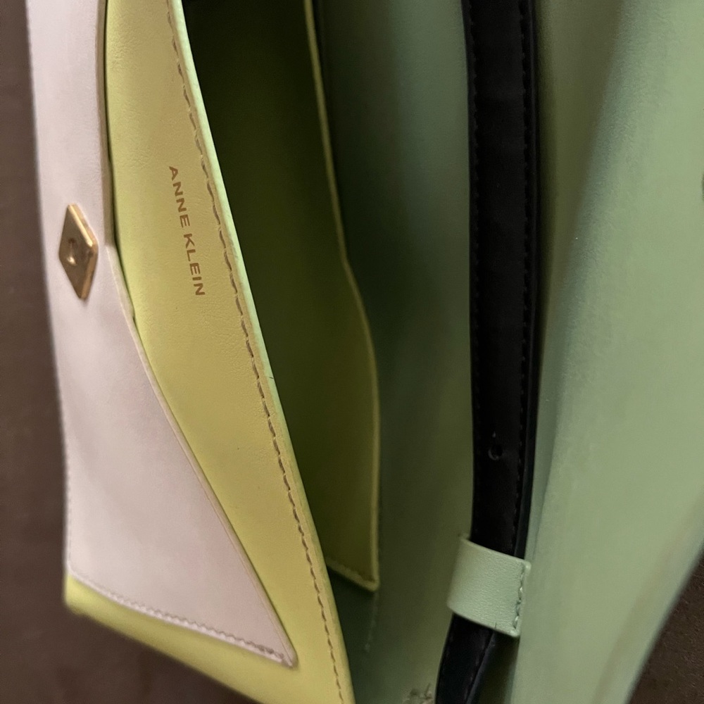 Shoulder Bag - Picture 2 of 3